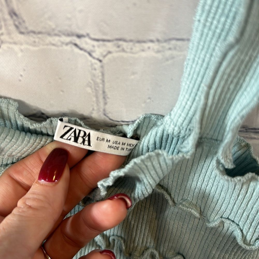 🌸 Zara: Ribbed Ruffled Cropped Top - Size Med - Picture 2 of 3
